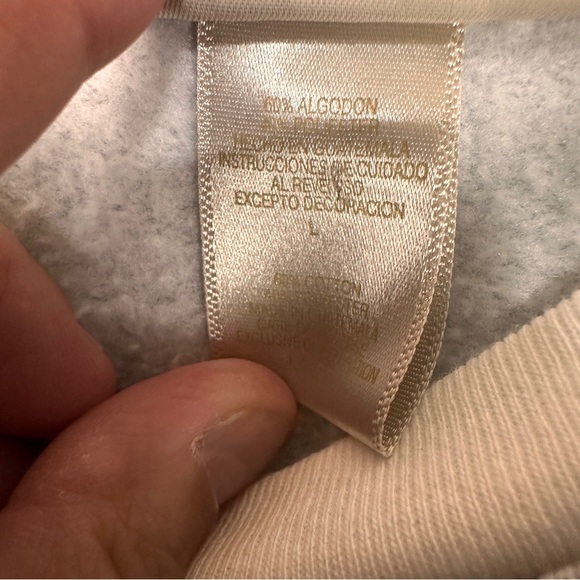 Vintage Gray Christmas Sweater - Picture 4 of 6